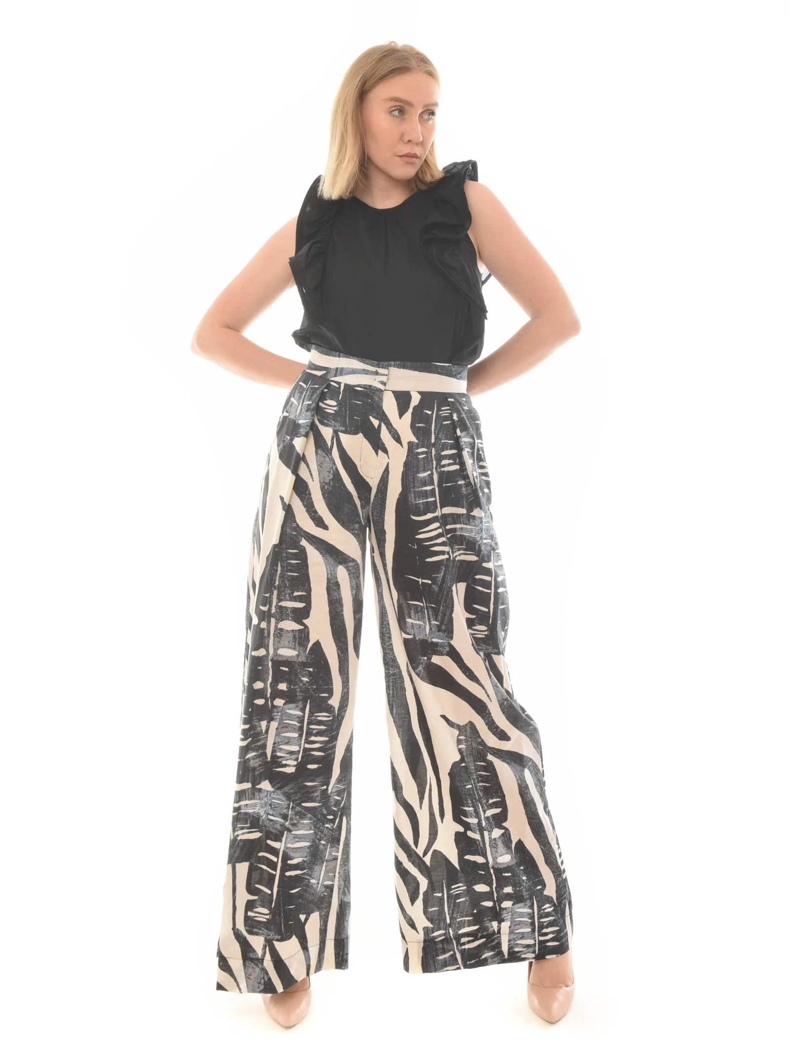 kaos pantaloni